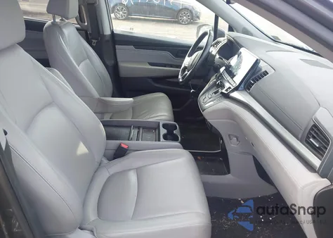 2020 Honda Odyssey Touring z USA, uszkodzony, nr VIN 5FNRL6H83LB033947